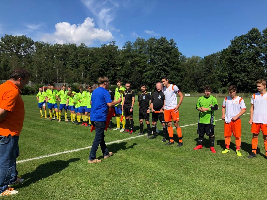 LKS Leśna nagroda za awans do II ligi juniorów